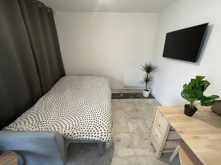 Joli T2, Terrasse Et Jardin, Ideal Pour Familles, A 15 Min De L'Aeroport Roissy Cdg Tremblay-en-France 외부 사진